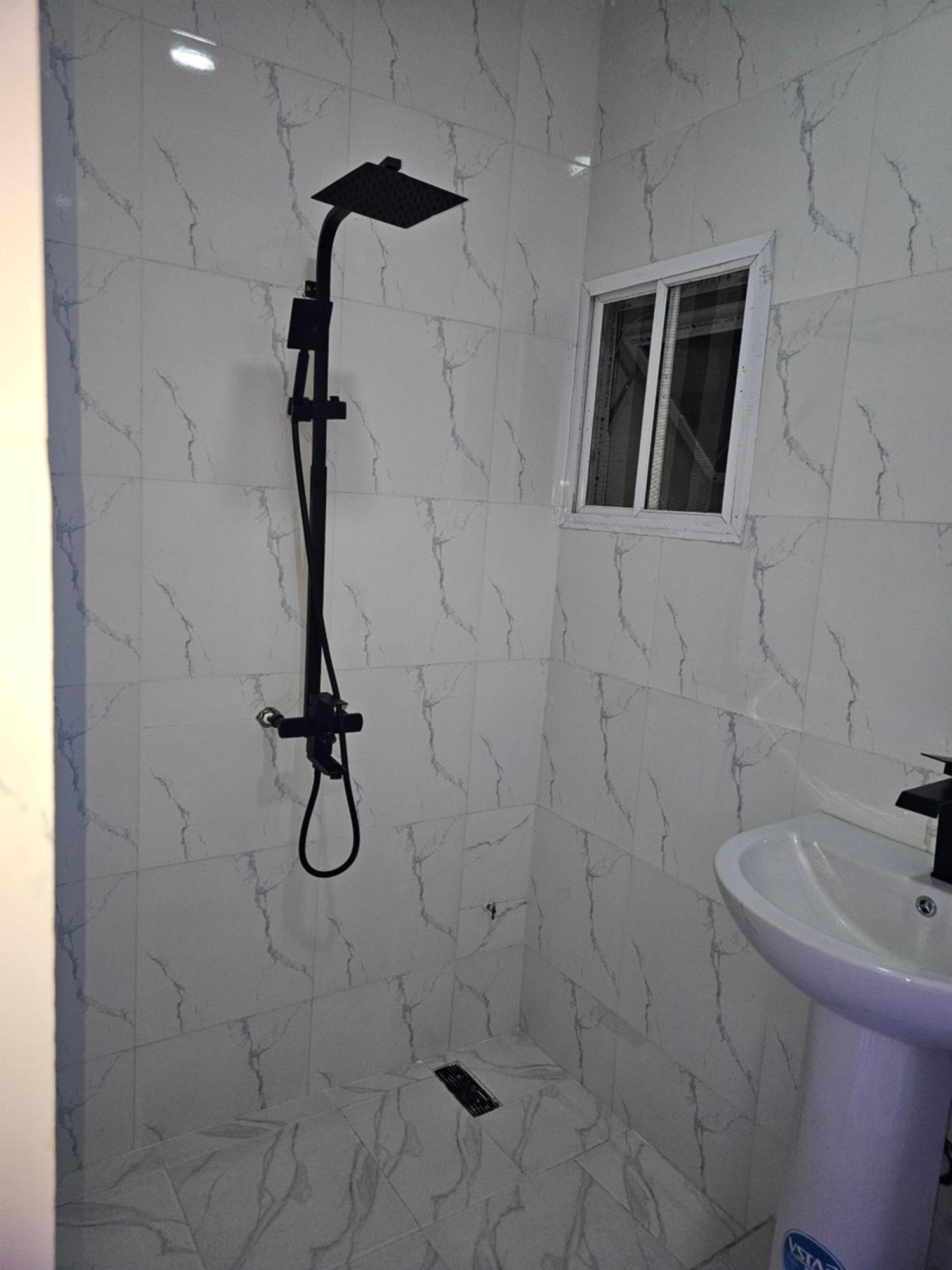 Vhs Vinchee Suites Лаґос Екстер'єр фото