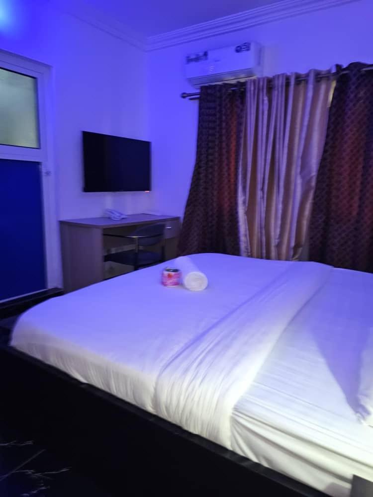 Vhs Vinchee Suites Лаґос Екстер'єр фото