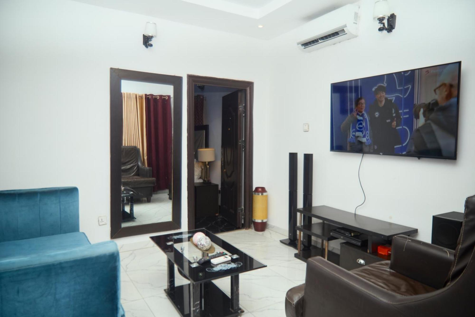 Vhs Vinchee Suites Лаґос Екстер'єр фото